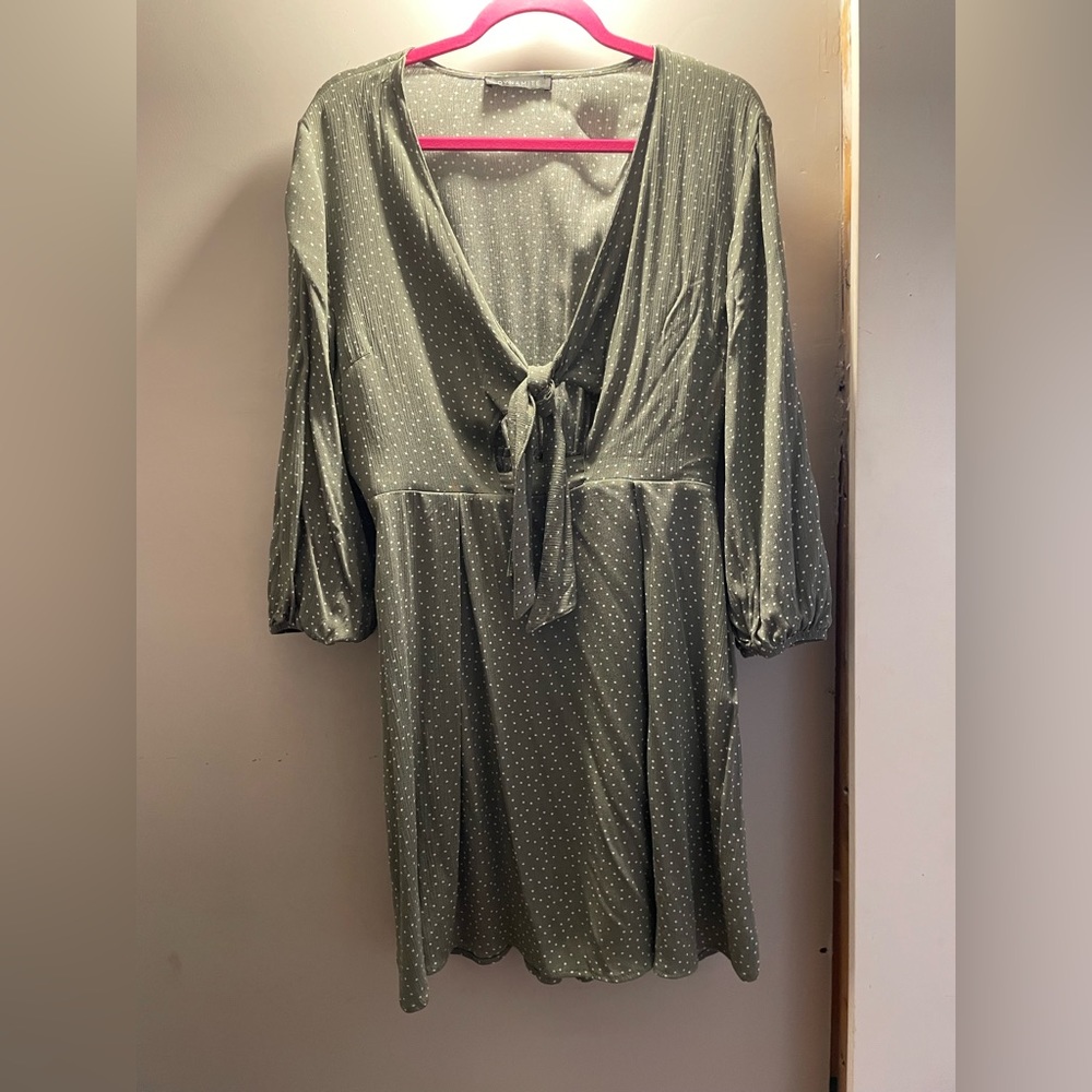 Dynamite tie front dress. Size Medium